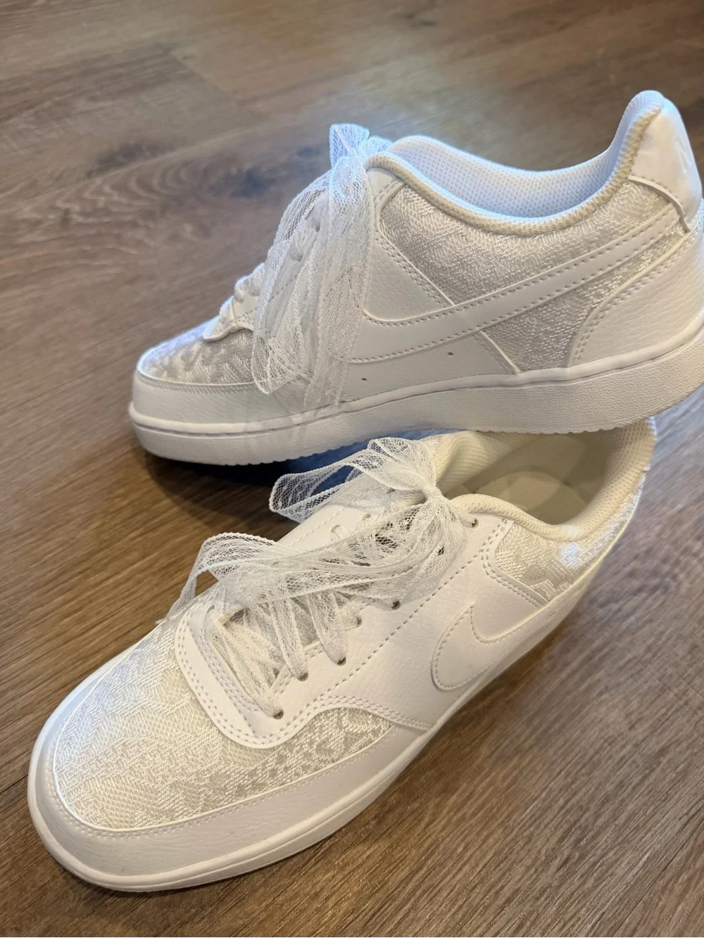 Nike women’s lace